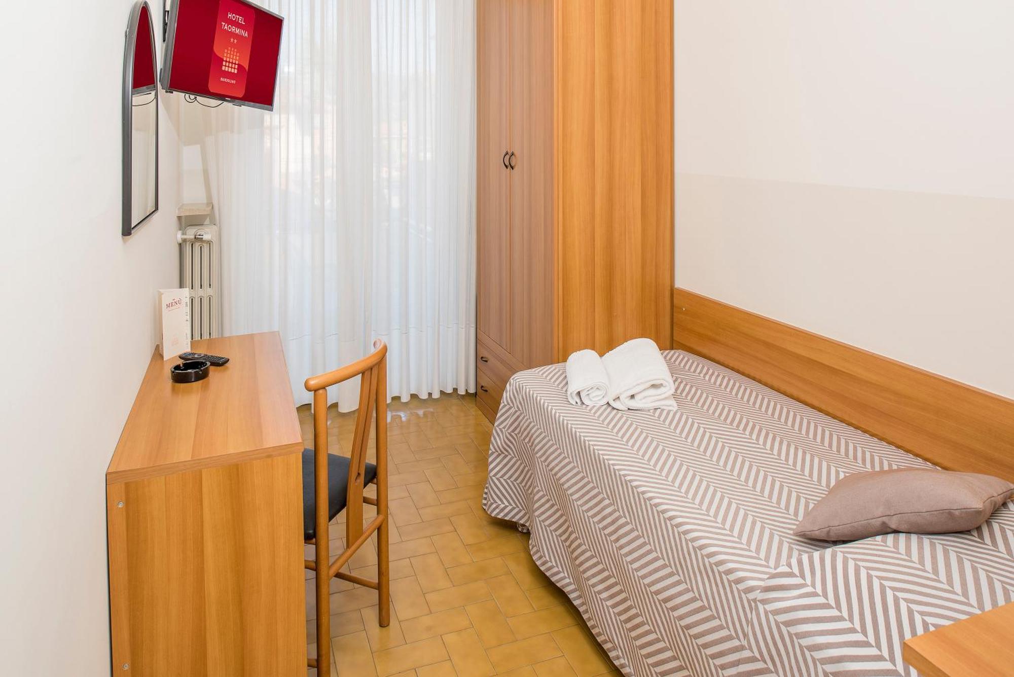 Hotel Taormina Bardolino Bilik gambar